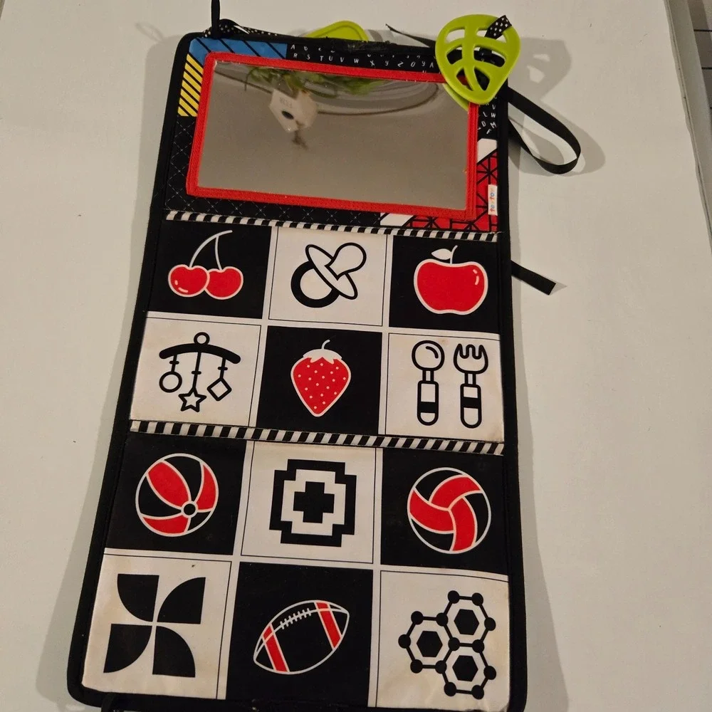 See, Touch, Learn: The Visual Quiet Book Experience , Age 0-12months up to 3 yrs